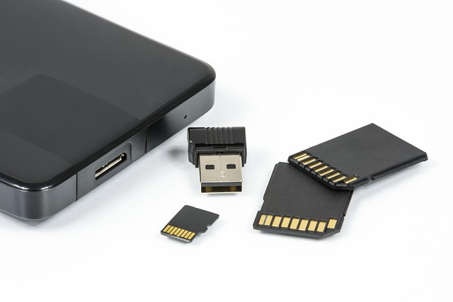 Digital storage media representing the Linux kernel's page cache mechanism that serves file I/O from RAM