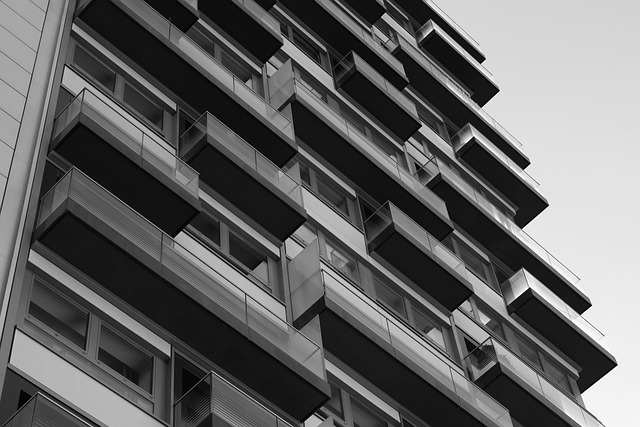 A building representing the Linux kernel's garbage detection mechanism for Unix domain sockets that form reference cycles